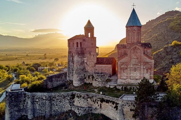The spectacular Gremi fortress is always included in our wine tours in Georgia.